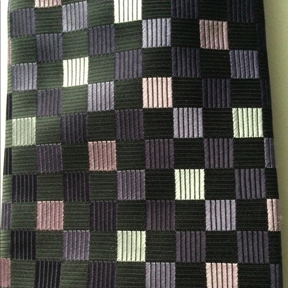 Men’s Tie - Picture 2 of 2